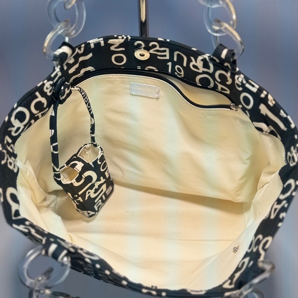 Chanel Vintage Rue Cambon Beach Tote~EUC - Picture 5 of 11